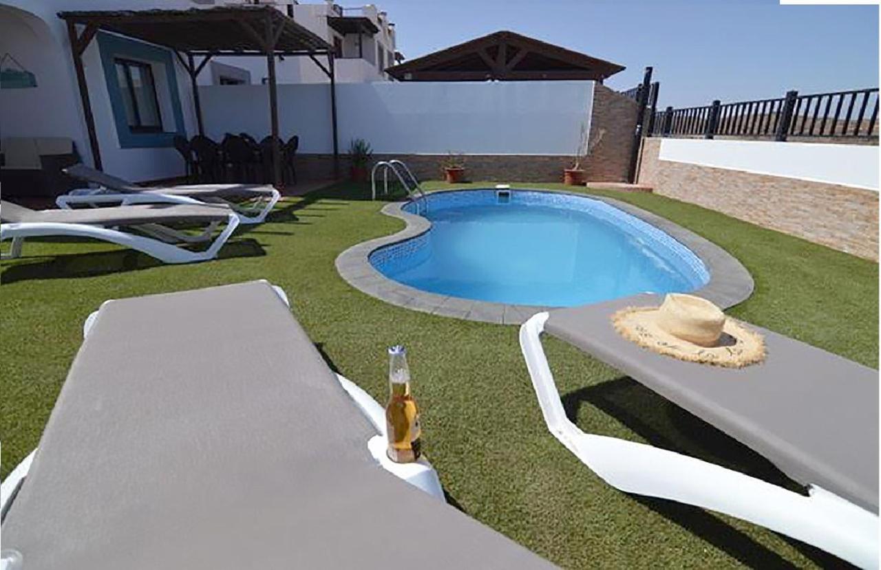 Blue With Private Pool, Bbq, Wifi - Suitable For Families By Holidays Villa Corralejo